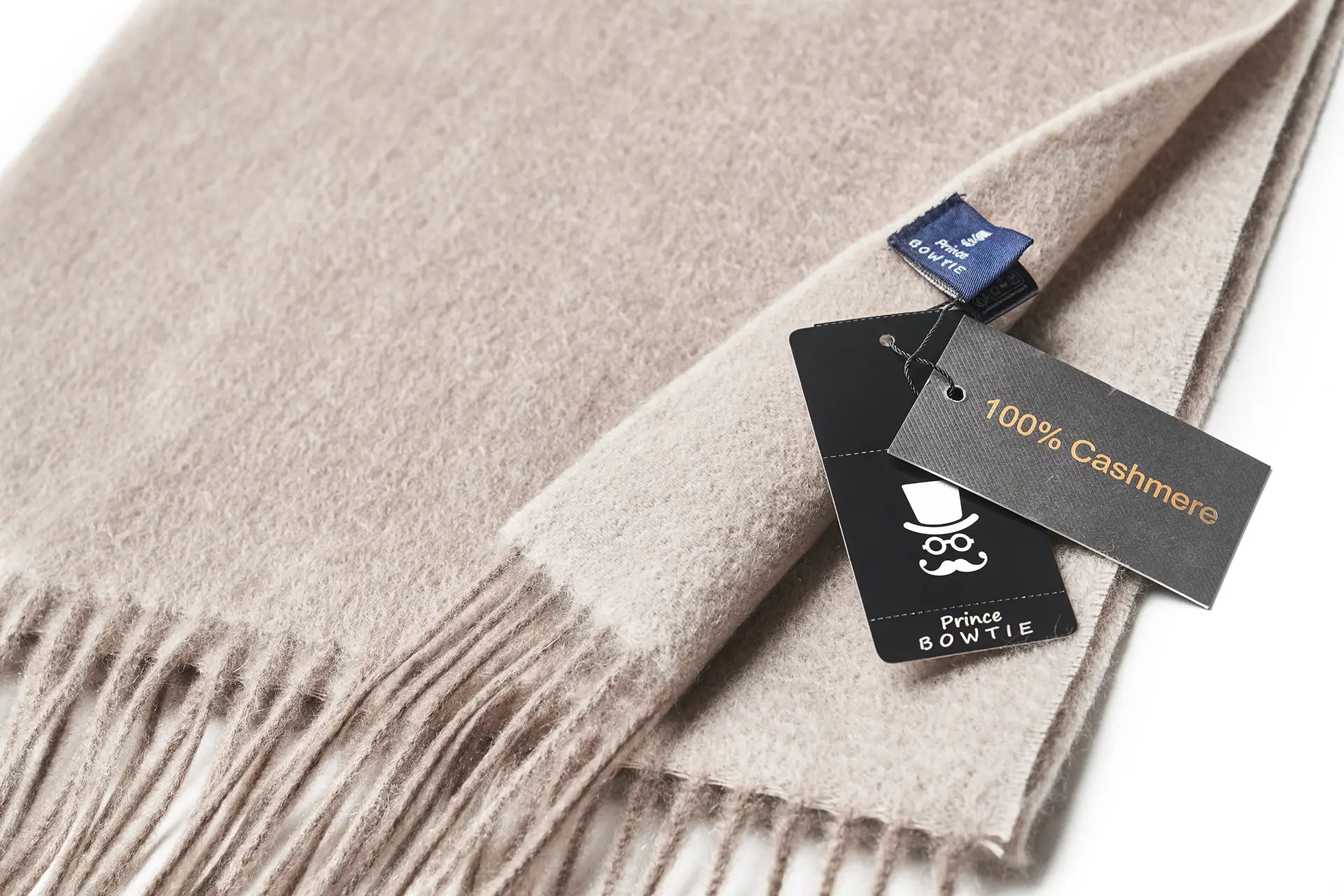(Beige) Kaschmirschal 100% Cashmere – Detailansicht Prince Bowtie Label