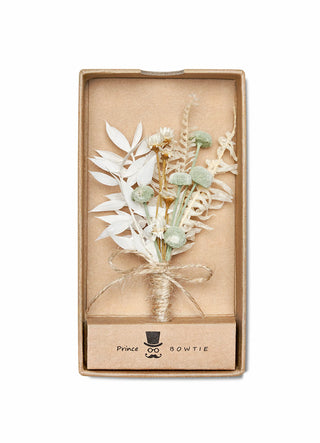 Boutonnière de mariage en fleurs séchées