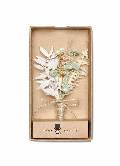 Boutonnière de mariage en fleurs séchées