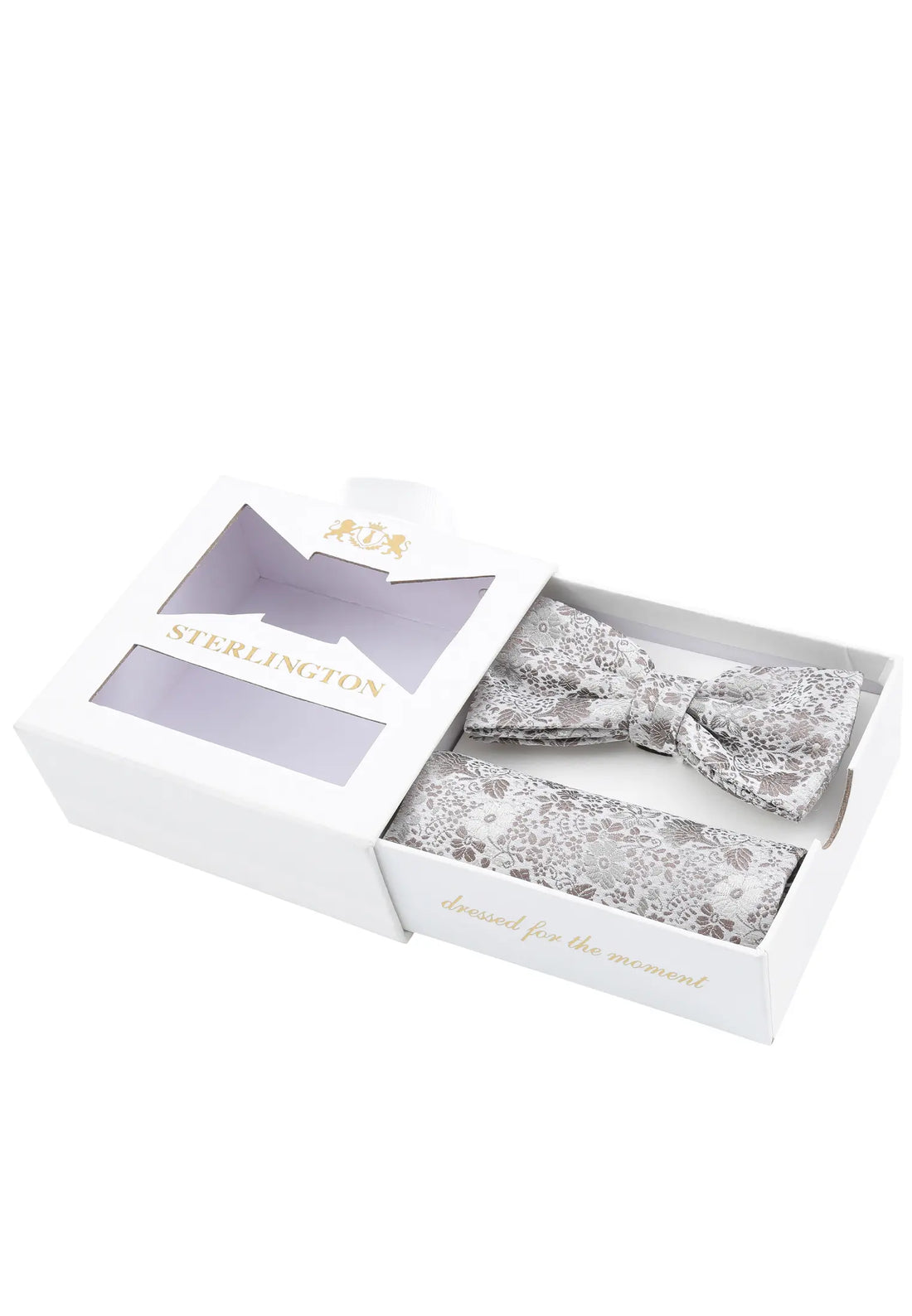 (Taupe) Fliege Einstecktuch Set Sterlington – Geschenkbox schräg geöffnet