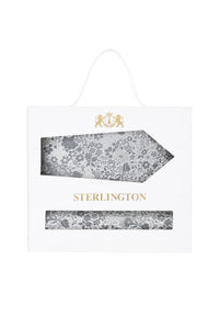(Silber) Krawatte Einstecktuch Set Floral Seide – Sterlington Geschenkbox Frontalansicht