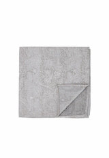 (Beige) Einstecktuch Paisley Seide – Detailansicht Saumverarbeitung