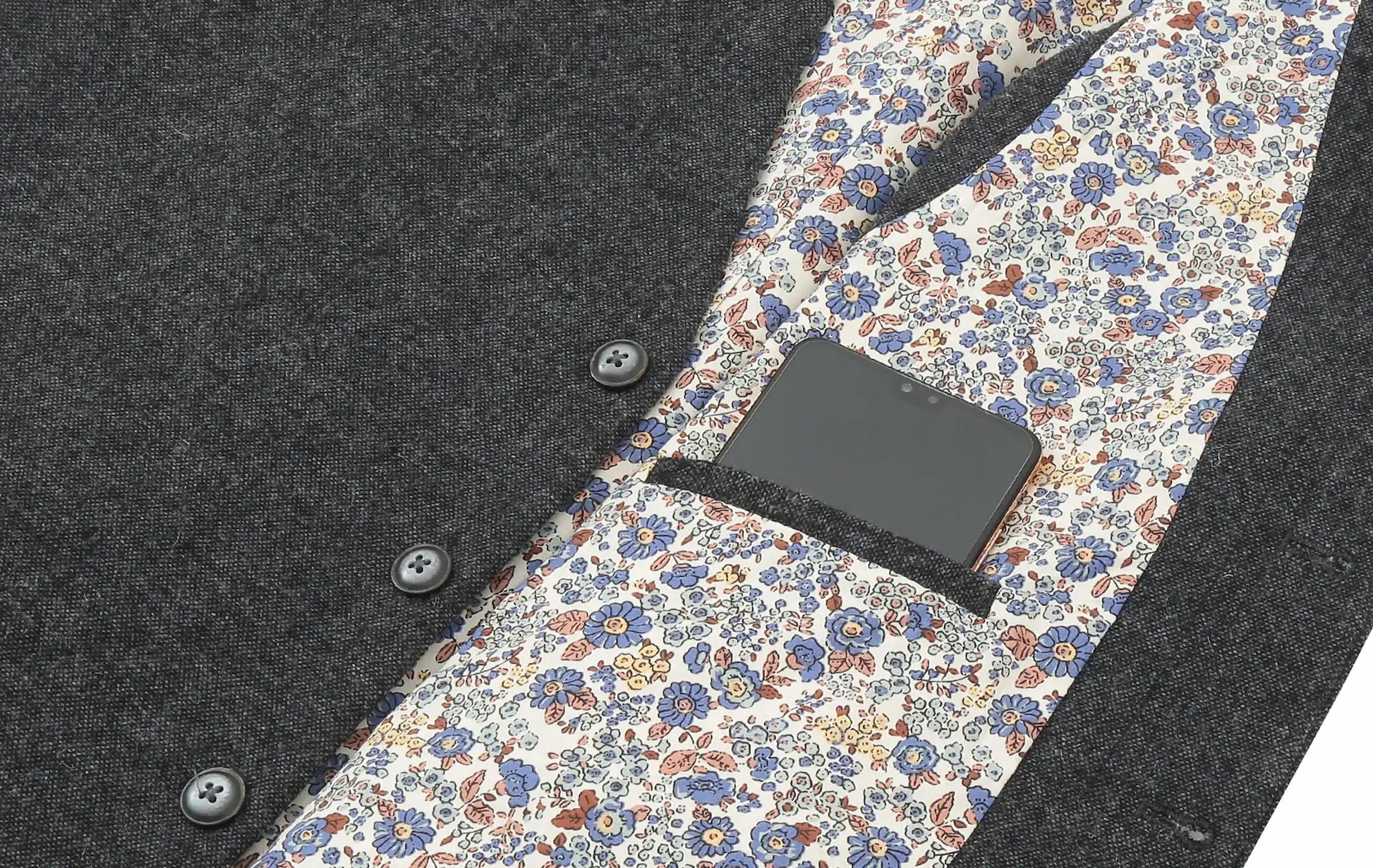 (Anthrazit) Weste Tweed – große Innentasche mit Smartphone Detailansicht
