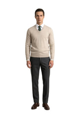 (Dunkelgrün) seidenkrawatte herren uni schmal getragen ganzkörper look mit merino v-pullover